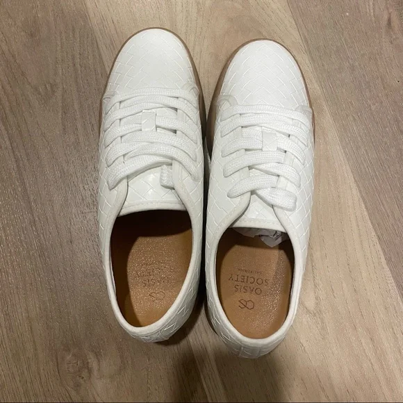 White Sneakers size 7 - Picture 6 of 8